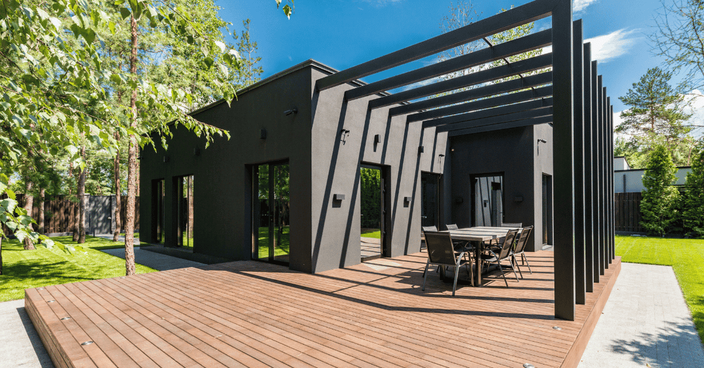 Terrassenüberdachung selber bauen: Diese 7 Fehler machen viele in 2025